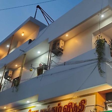 Kavieya Residency Hotell Pūrnānkuppam Exteriör bild