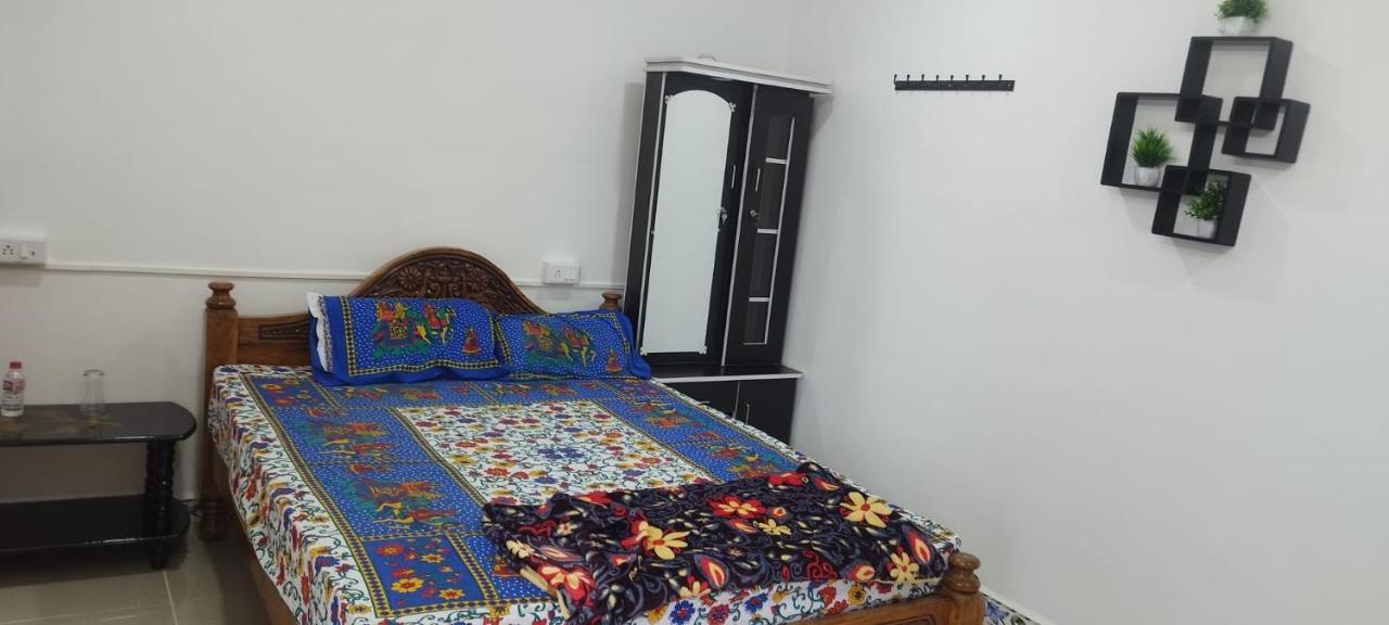 Kavieya Residency Hotell Pūrnānkuppam Exteriör bild