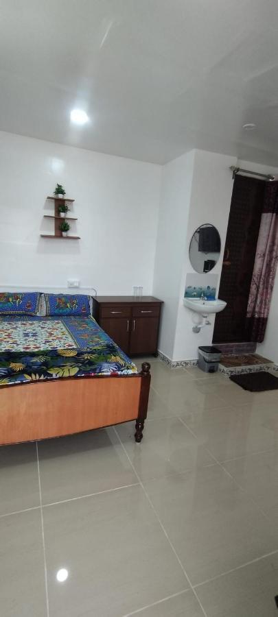 Kavieya Residency Hotell Pūrnānkuppam Exteriör bild