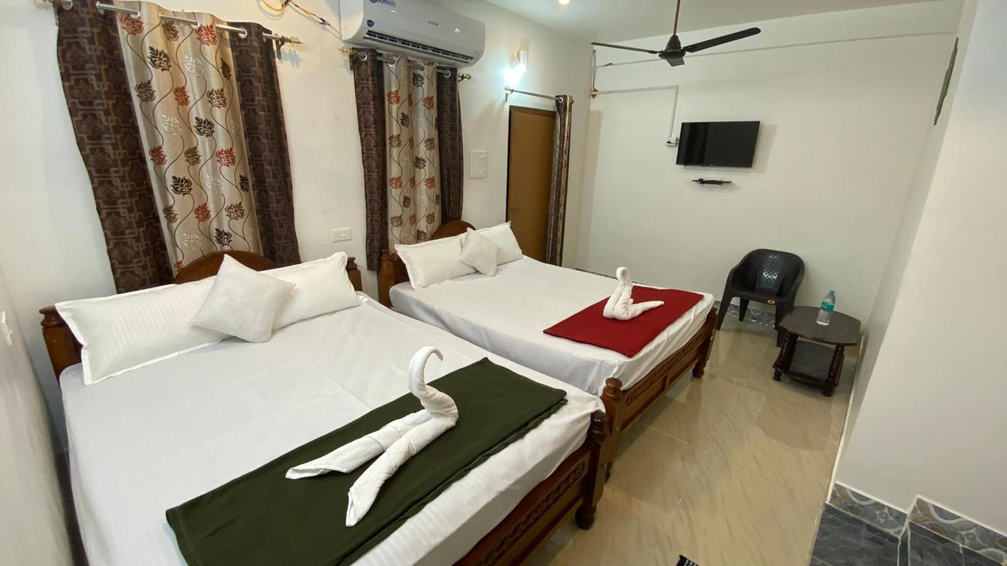 Kavieya Residency Hotell Pūrnānkuppam Exteriör bild