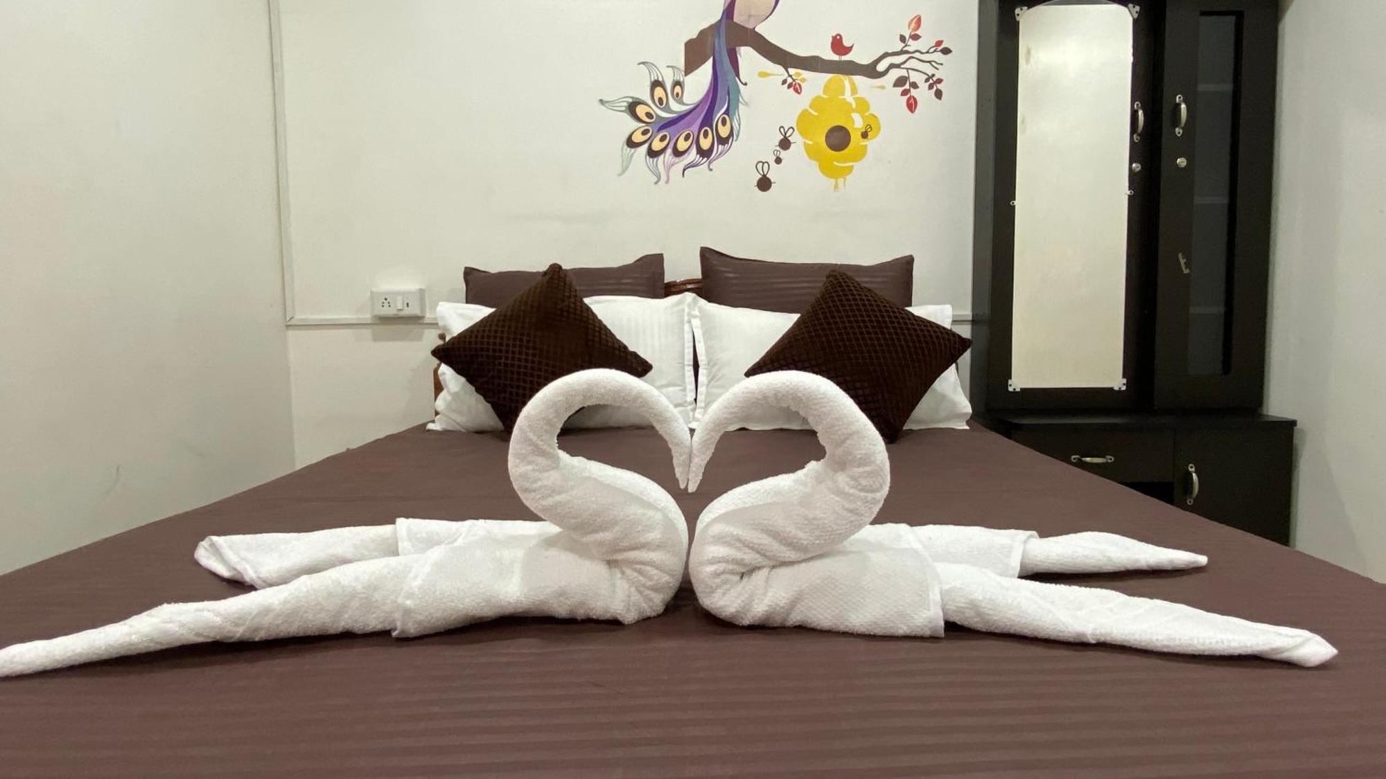 Kavieya Residency Hotell Pūrnānkuppam Exteriör bild