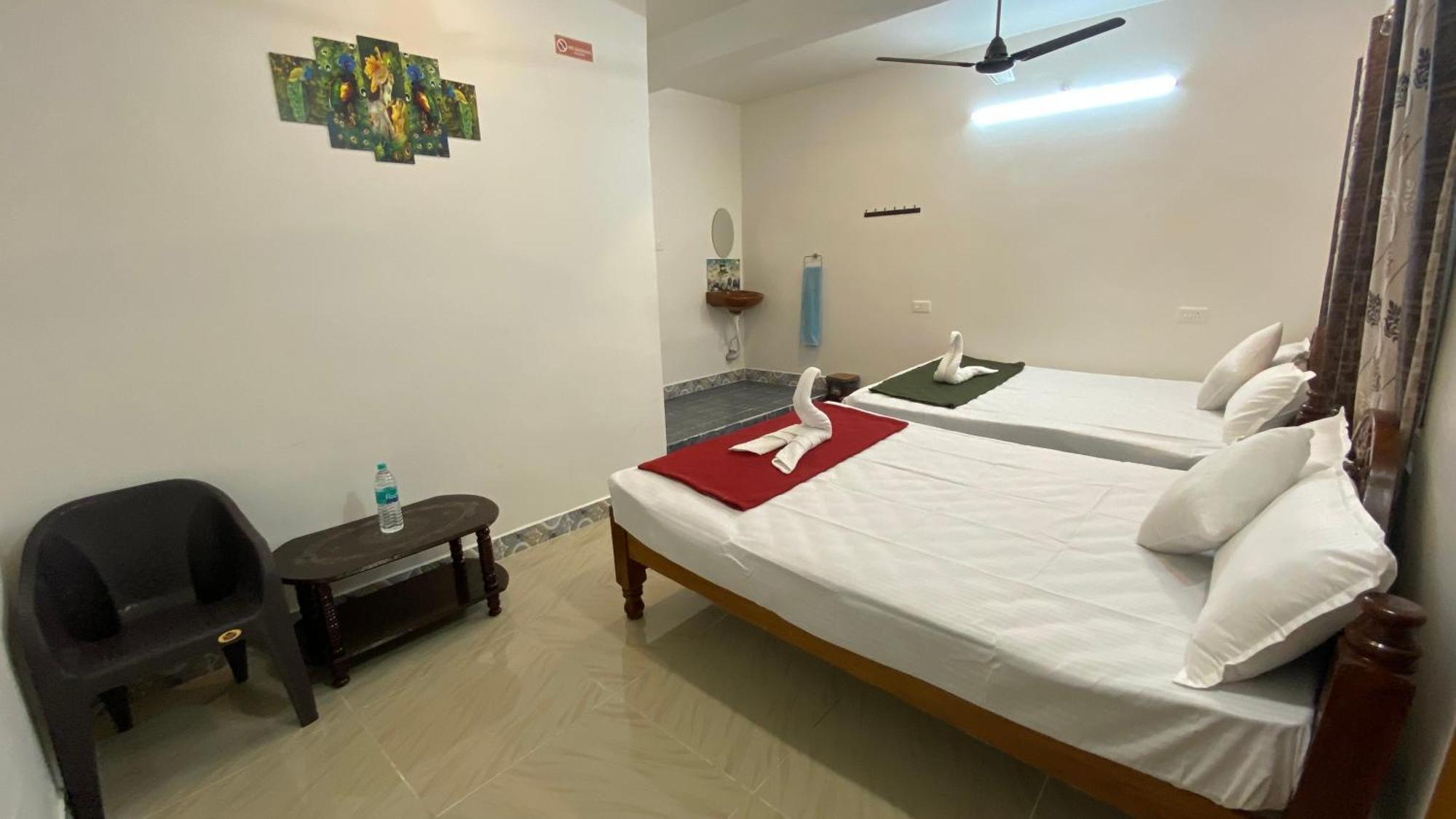 Kavieya Residency Hotell Pūrnānkuppam Exteriör bild