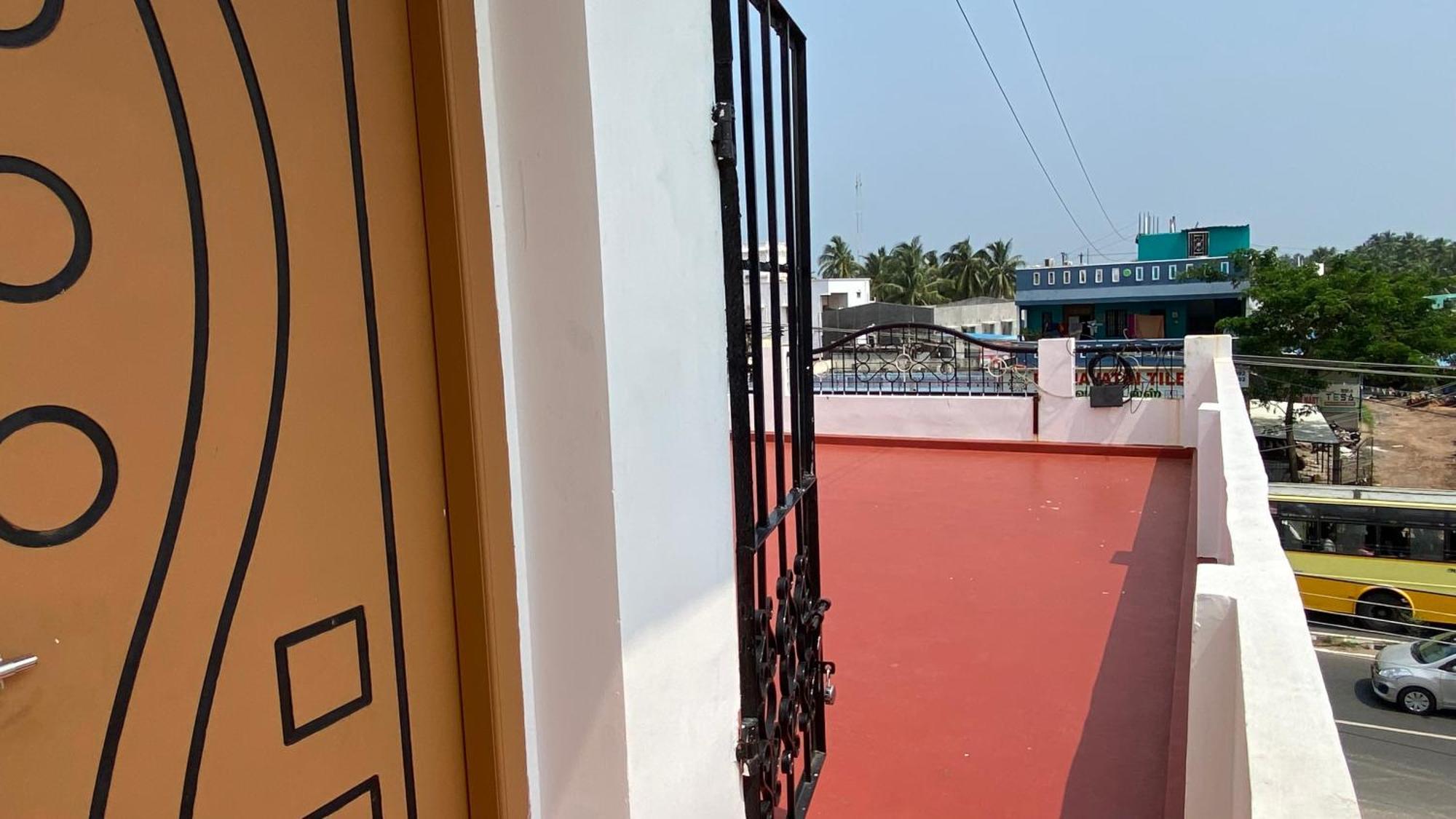 Kavieya Residency Hotell Pūrnānkuppam Exteriör bild